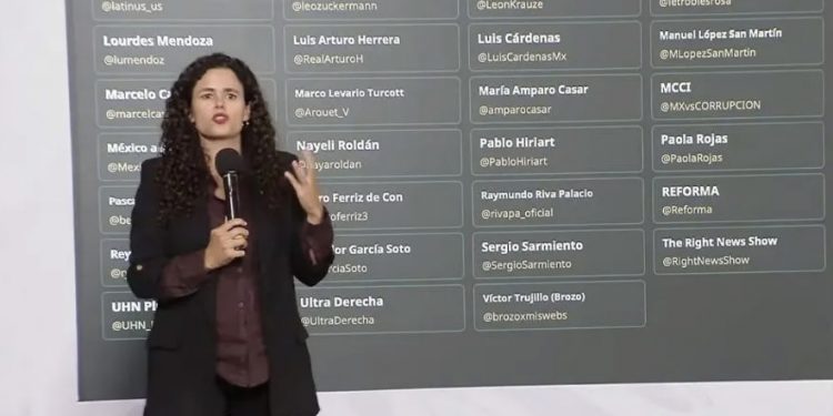 Sheinbaum recula: ya no se mencionarán nombres de periodistas en ejercicios sobre redes de amplificación