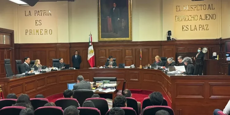 Sheinbaum: ministros de la Corte tienen al ISSSTE; si quieren seguro privado, que lo paguen de su salario