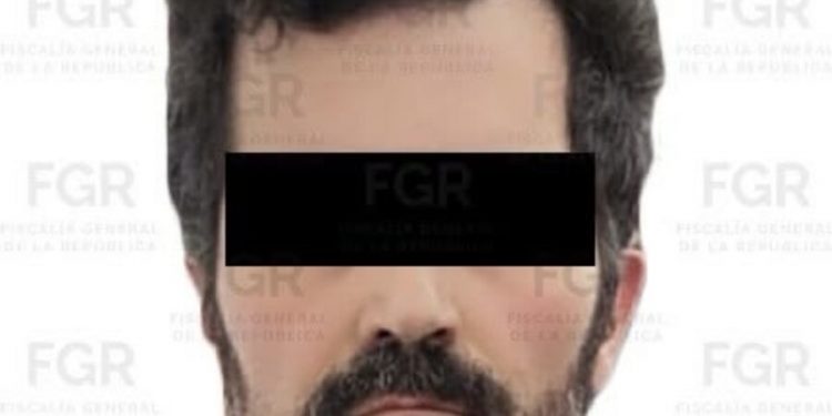 Trasladan de Argentina a México a contraalmirante Fernando Farías, ligado a red de contrabando de combustible