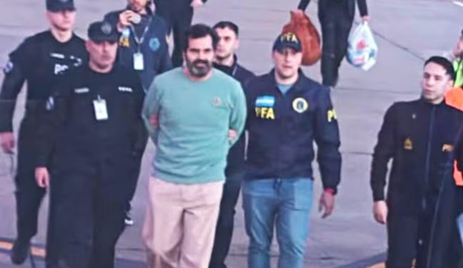 Fernando Farías llega a México, es ingresado al Altiplano tras su expulsión de Argentina