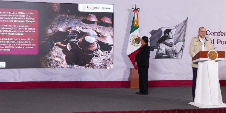 Hallan en Chiapas cueva ceremonial zoque con 179 piezas prehispánicas y ofrendas para pedir lluvia