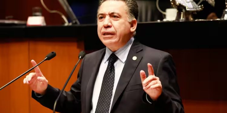 Presionado por señalamientos, Enrique Inzunza evalúa dejar temporalmente el Senado