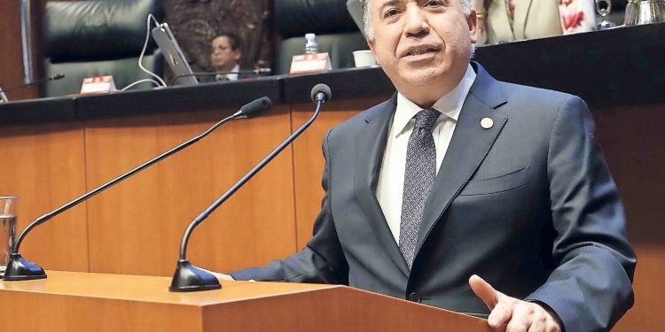 Inzunza rompe con Morena y acusa campaña de “lawfare”; ejercerá como senador independiente