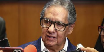 “Sí hay votos”: Higinio Martínez da por amarrada reforma sobre doble nacionalidad
