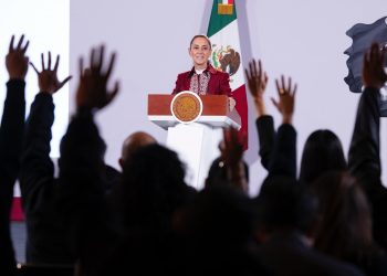 Doble nacionalidad divide al Senado: Morena y Verde respaldan iniciativa; PRI va contra