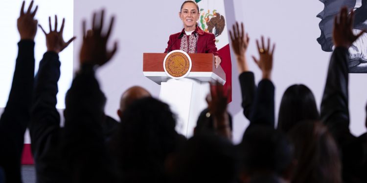 Doble nacionalidad divide al Senado: Morena y Verde respaldan iniciativa; PRI va contra