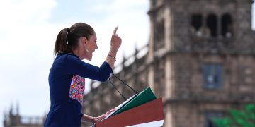 Sheinbaum cierra gira en el Zócalo: “Ninguna potencia extranjera decidirá el futuro de México”