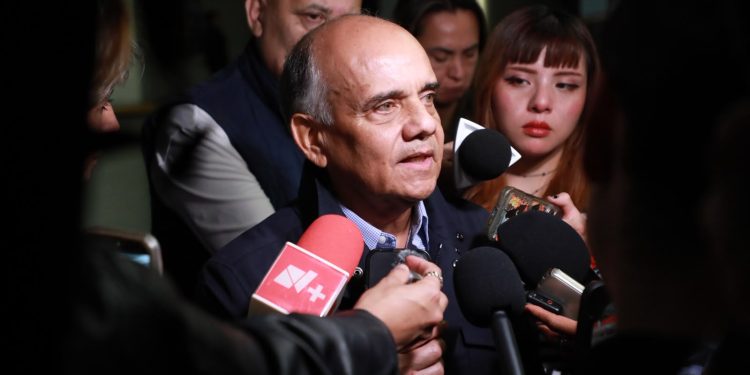 Morena y oposición en el Senado chocan por doble nacionalidad y comparecencias