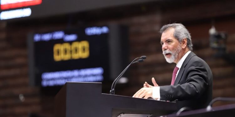 Hacienda defiende Paquete Económico 2027: deuda estable y apuesta por inversión
