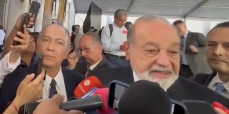 Slim respalda restricción de celulares en escuelas: “El aula hay que aprovecharla para aprender”