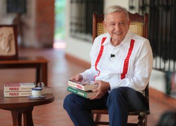 López Obrador reaparece y afirma: “se logró la transformación”; presenta su libro “Pueblo”