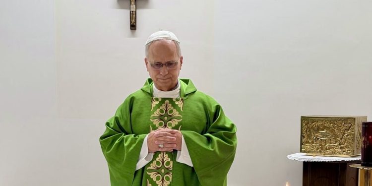 El Papa León XIV celebra la Santa Misa en el hospital Gemelli y continúa mejorando