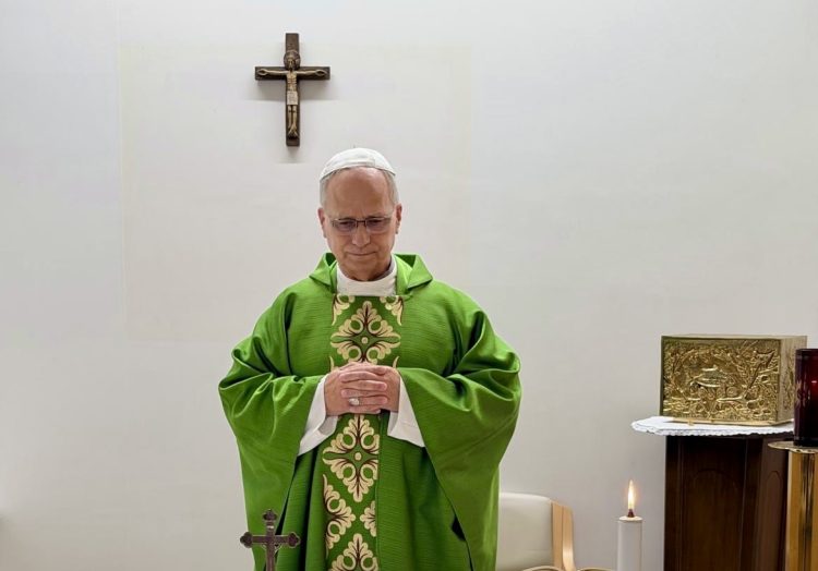 El Papa León XIV celebra la Santa Misa en el hospital Gemelli y continúa mejorando