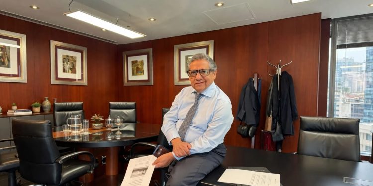 Higinio Martínez llama a la unidad en Morena y pide esperar encuestas para definir coordinaciones municipales