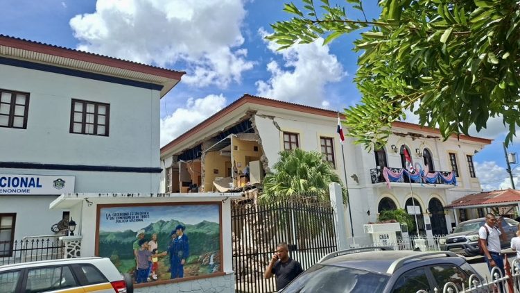 Sismo de 7.6 sacude Panamá y Costa Rica; emiten alerta de tsunami para varios países 