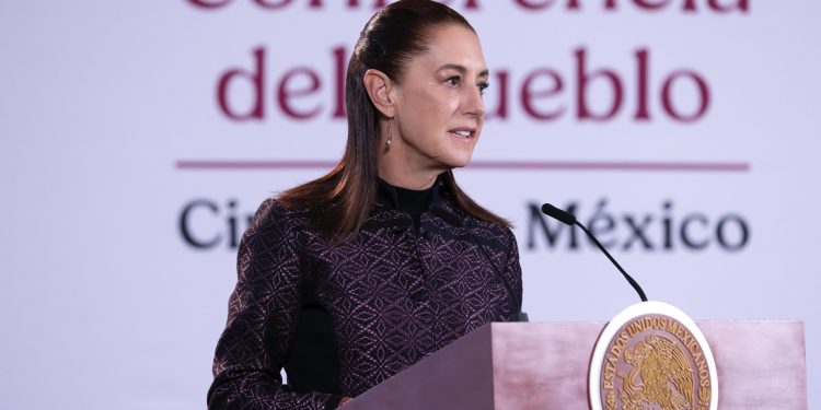 Sheinbaum cuestiona academia policial con EU en Querétaro y pide explicaciones a Kuri y al embajador Johnson