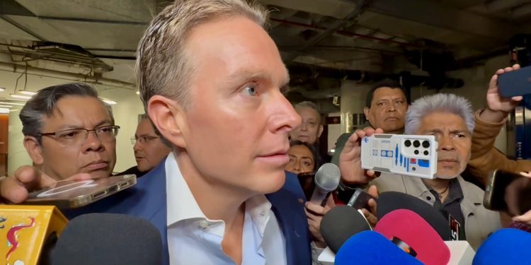 PVEM respeta encuestas de Morena; queda abierta negociación por distritos federales