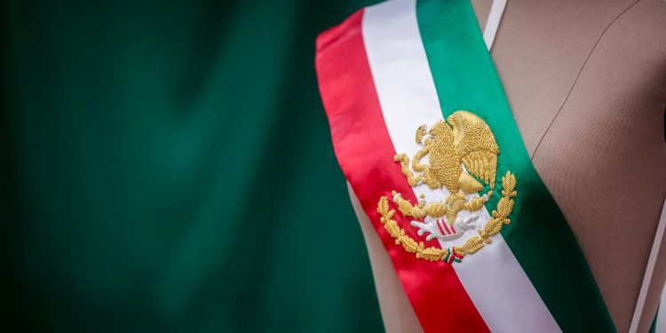 Con respaldo de 22 congresos, Senado declara constitucional reforma sobre nacionalidad única