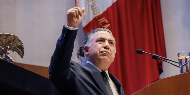 Inzunza reivindica honestidad y defiende su labor legislativa ante señalamientos