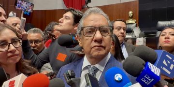 “La lucha es transformar el país, no nuestras vidas”: Higinio Martínez a Morena
