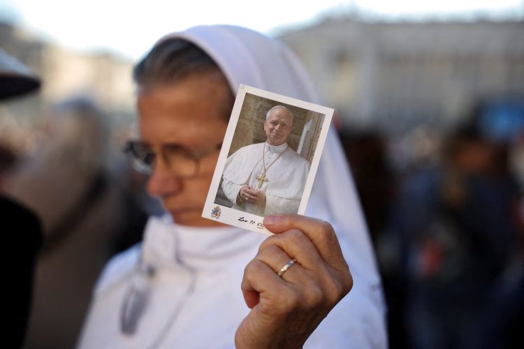 ¡Rezan por el Papa León XIV! Conmoción mundial tras ser diagnosticado de cáncer de pulmón 