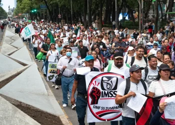 Sheinbaum minimiza marcha de trabajadores del IMSS y cuestiona uso político de sus demandas