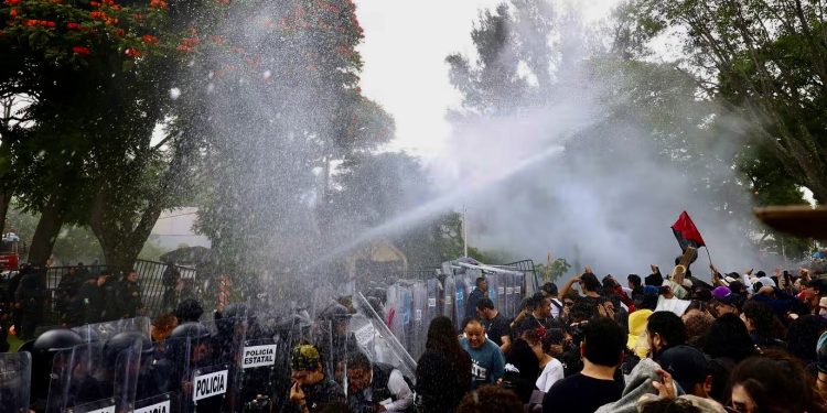 Sheinbaum exige a CNDH investigar y sancionar tortura policial contra jóvenes en Guadalajara: “Es inadmisible”