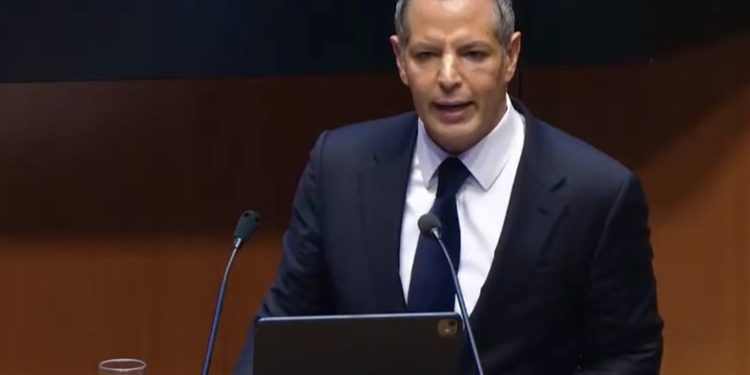 Murat tropieza con apotegma de Juárez al defender la política exterior de Sheinbaum