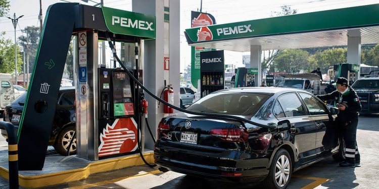 Gobierno de Sheinbaum garantiza abasto de combustibles y descarta alzas en gasolinas y diésel