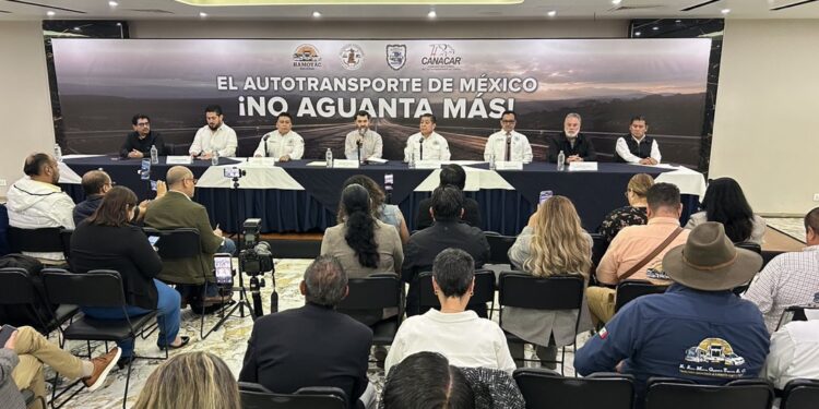 ¡México, al borde del colapso! Transportistas anuncian paro indefinido a partir del lunes 