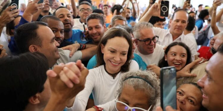 María Corina Machado regresa a Venezuela tras casi un año fuera del país