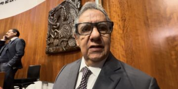“Meter la pata se perdona, meter la mano no”: Higinio Martínez advierte por caso Sibaja en el Senado