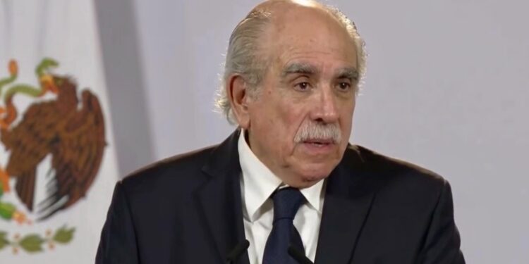 Tener mayoría en el Congreso no es delito: Pablo Gómez