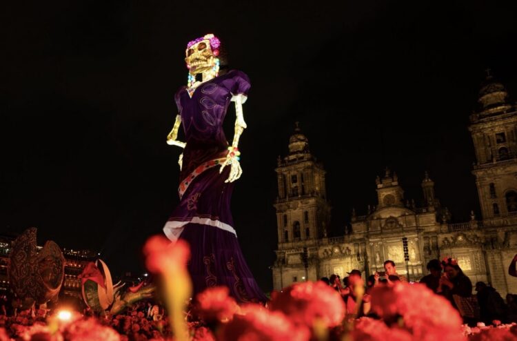 CDMX rompe récord Guinness con la Catrina más grande del mundo: mide 33.4 metros