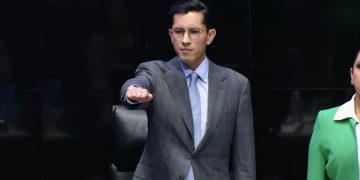 “Ante la presión, serenidad; ante la provocación, principios”: Roberto Velasco fija postura de México en política exterior 