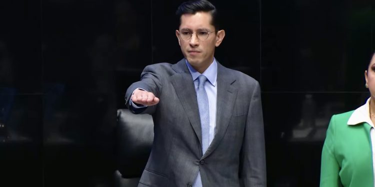 “Ante la presión, serenidad; ante la provocación, principios”: Roberto Velasco fija postura de México en política exterior 