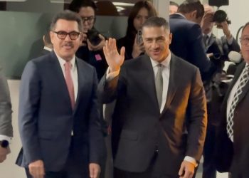 Al “Pedro Infante de la política” le gritaron “¡Torito!” en el Senado