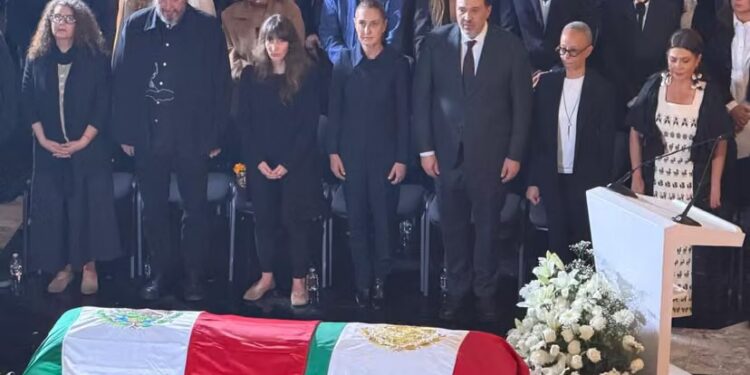 Sheinbaum anuncia ingreso de Cuauhtémoc Cárdenas a la Rotonda de las Personas Ilustres