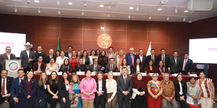 Morena reúne a sus nueve “corcholatas” en el Senado; entre despedidas, abrazos y aspiraciones, alistan batalla electoral de 2027
